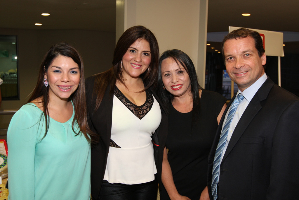 Silvana Gallo, Jesica Chacín,Yoliver Pernia y Horacio Bustillos